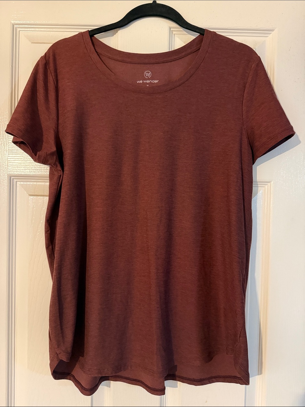 Wander Women's Short Sleeve Crewneck Tee - Maroon